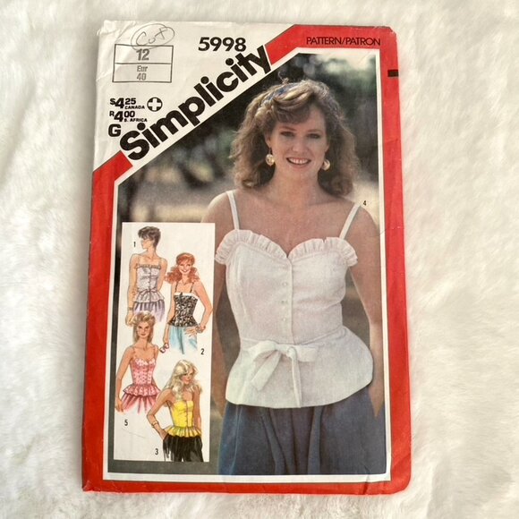 2 Simplicity Sewing Patterns - Picture 2 of 5